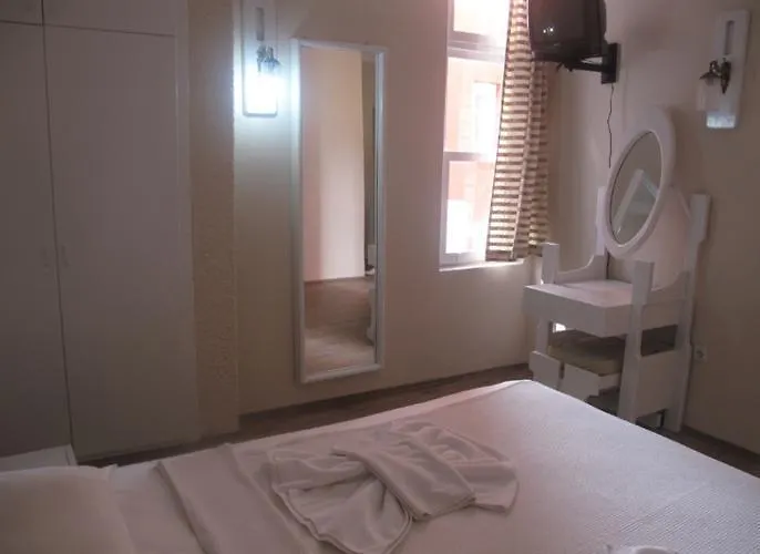 Mira Olimpos Hotell 2*