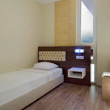Hotell Mira Olimpos 2*