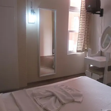 Mira Olimpos Hotell 2*